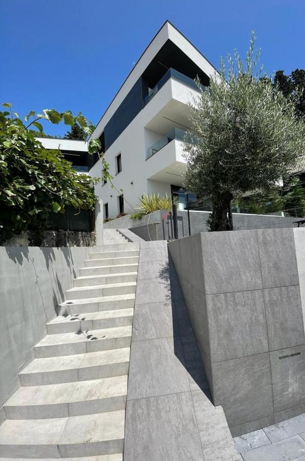 Aparthotel Villa V With Heated Pool Rijeka Exterior foto
